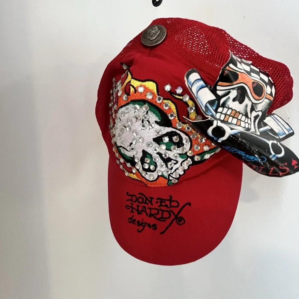 NWT Ed Hardy Red Skull With Fire Flames Rhinestone SnapBack‎ Trucker Hat Edgy